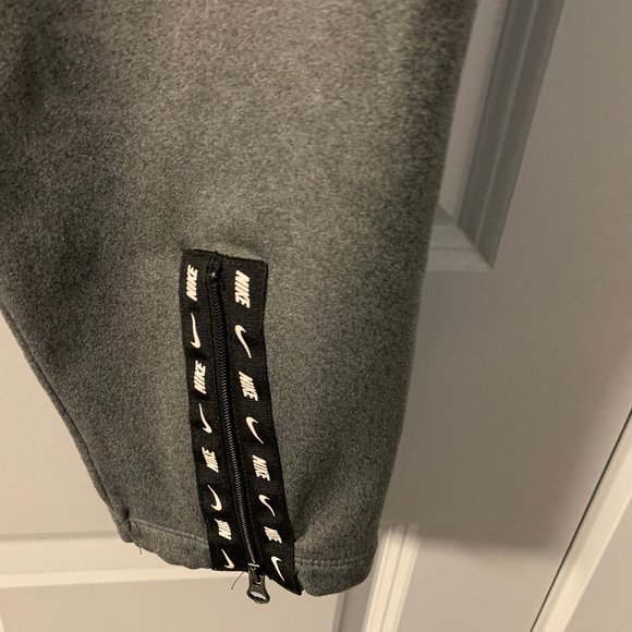 Nike Therma Fleece Gray Training Jogger, Zip Ankle with Logo, Women's M - Picture 6 of 9